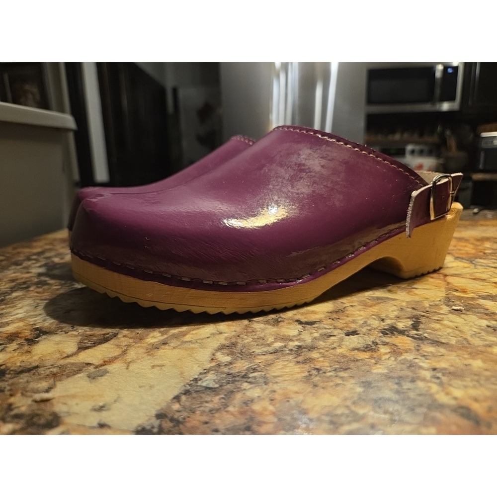 Cape Clogs Purple Patent Leather Size 40 (9-9.5w) Concert, Festival, Summer,...